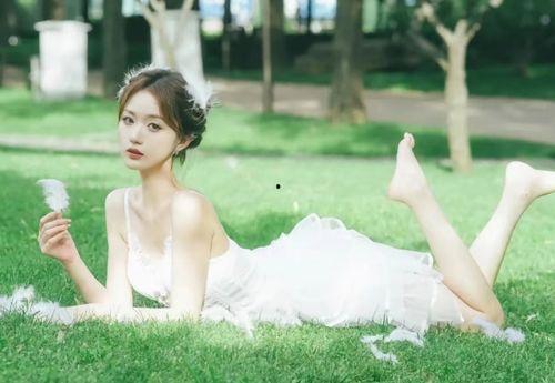 吃瓜女网红视频软件免费,吃瓜女网红免费视频软件带你畅游瓜田