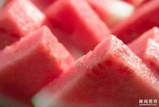 网洛上吃瓜什么意思,揭秘“吃瓜”背后的文化现象