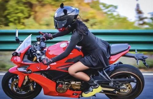 网红机车小鱼吃瓜事件,揭秘网络红人背后的争议与真相